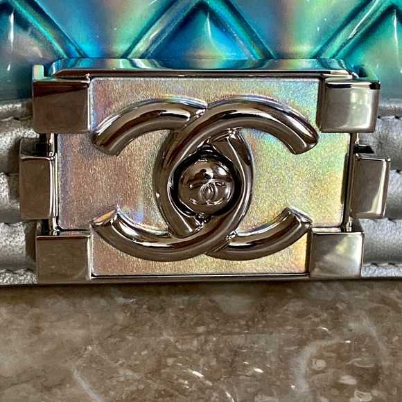 Authentic Chanel Boy small - Picture 2 of 6